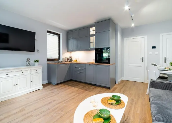 Apartalala, Z Ogrodem