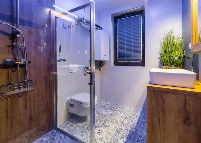 Apartalala, Z Ogrodem *